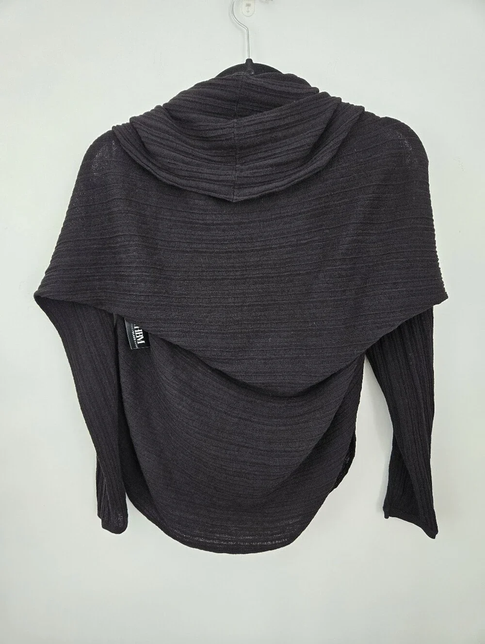 WHBM Crinkle Yarn Cocoon Cardigan in black. Size xsmall/small. New